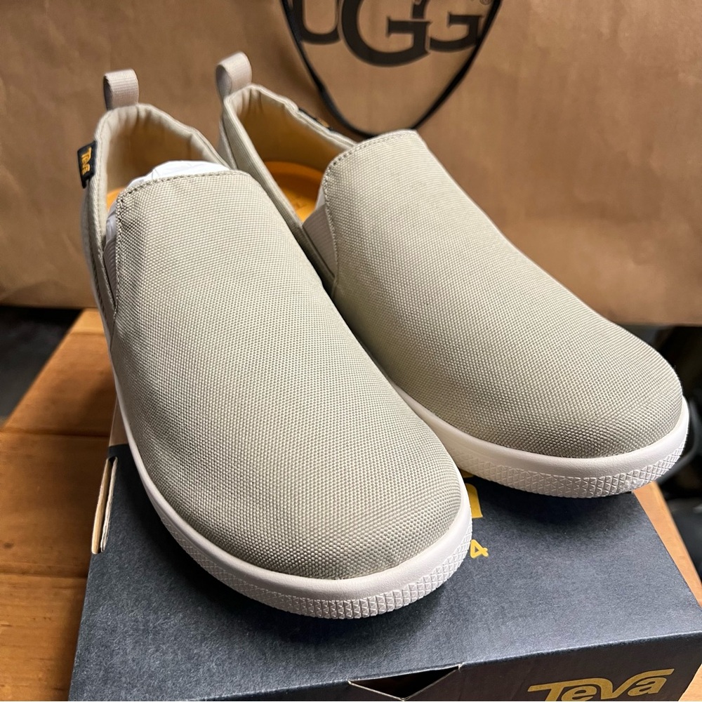 Teva Men's Light Green Slip-On Loafers nib